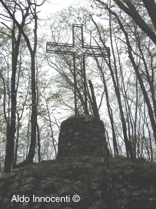 CASTELLO DI VERRUCA: CROCE SUL COLLE DOVE SORGEVA IL CASTELLO 3' IMMAGINE